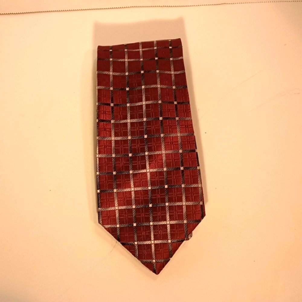 Geoffrey Beene Mens Tie 100% Silk Brown Geometric 59"L x 3.75"W